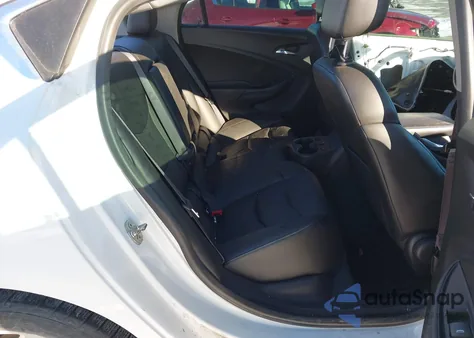 2017 Chevrolet Volt Premier z USA, uszkodzony, nr VIN 1G1RB6S5XHU207764